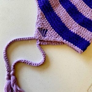 Adidas winter hat for kid.